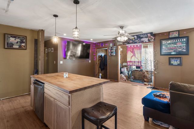 300 E Warren Street, Leroy, IL 61752