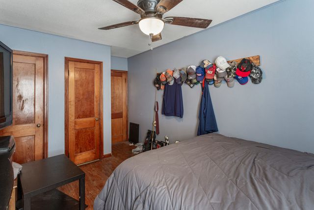 300 E Warren Street, Leroy, IL 61752