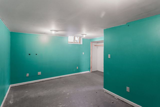 300 E Warren Street, Leroy, IL 61752