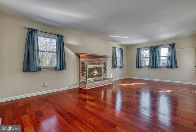 809 FLINTLOCK RIDGE ROAD, Mechanicsburg, PA 17055