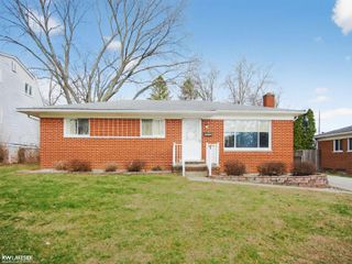 23268 Cora Avenue, Farmington Hills, MI 48336