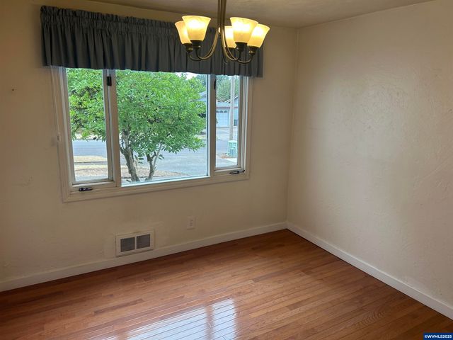 220 NW Downy Dr, Sublimity, OR 97385