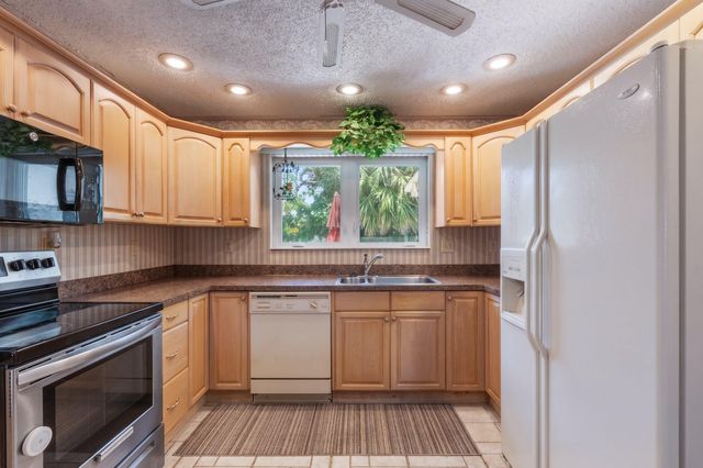 1166 Beach Road, Singer Island, FL 33404