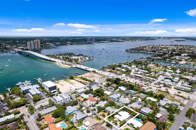 1166 Beach Road, Singer Island, FL 33404