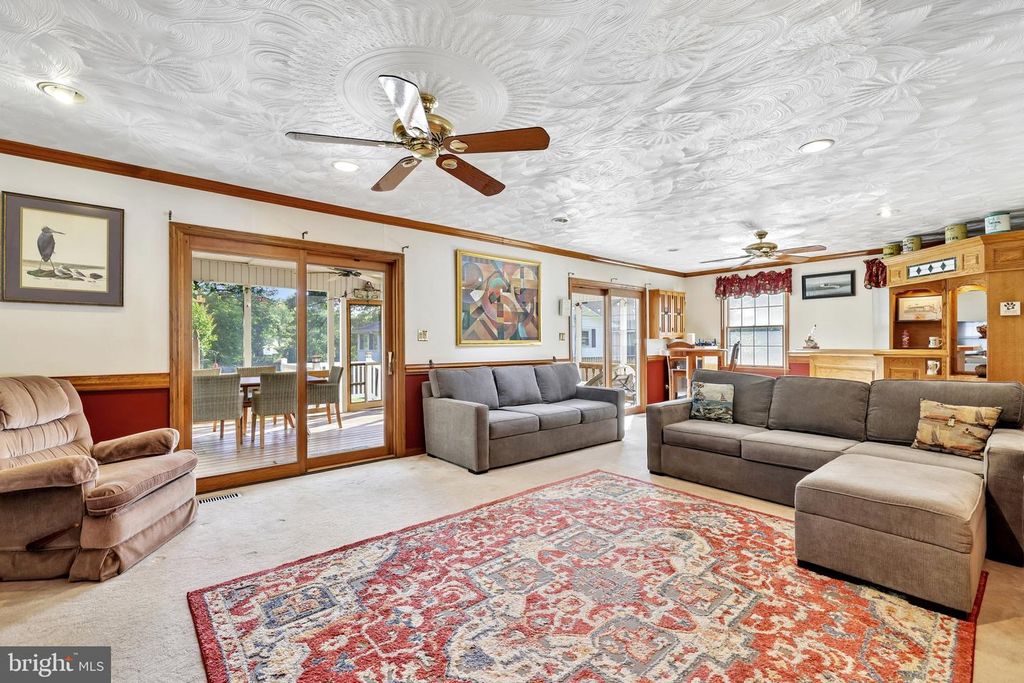 Image 6 of property listing at 1870 CEDAR RD, Pasadena, MD 21122