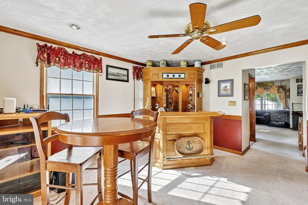 Image 9 of property listing at 1870 CEDAR RD, Pasadena, MD 21122