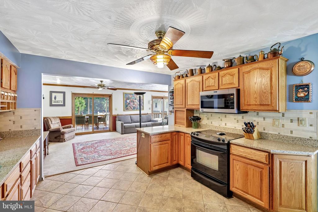 Image 10 of property listing at 1870 CEDAR RD, Pasadena, MD 21122
