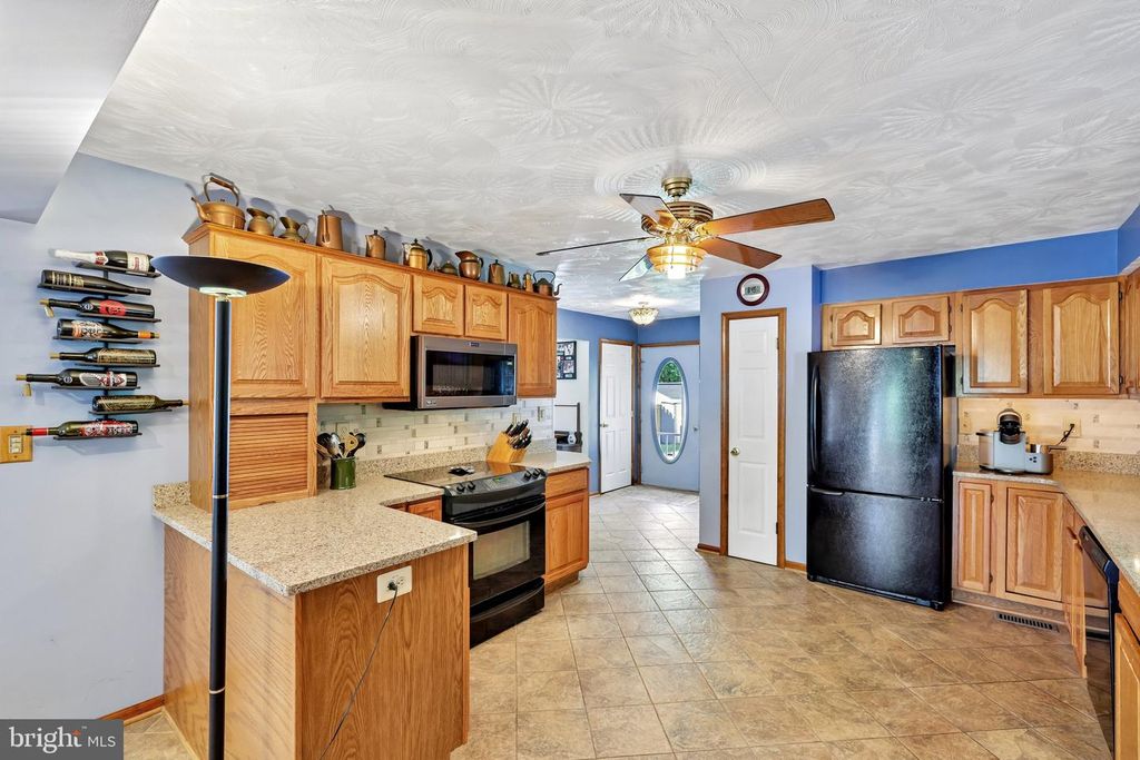Image 13 of property listing at 1870 CEDAR RD, Pasadena, MD 21122