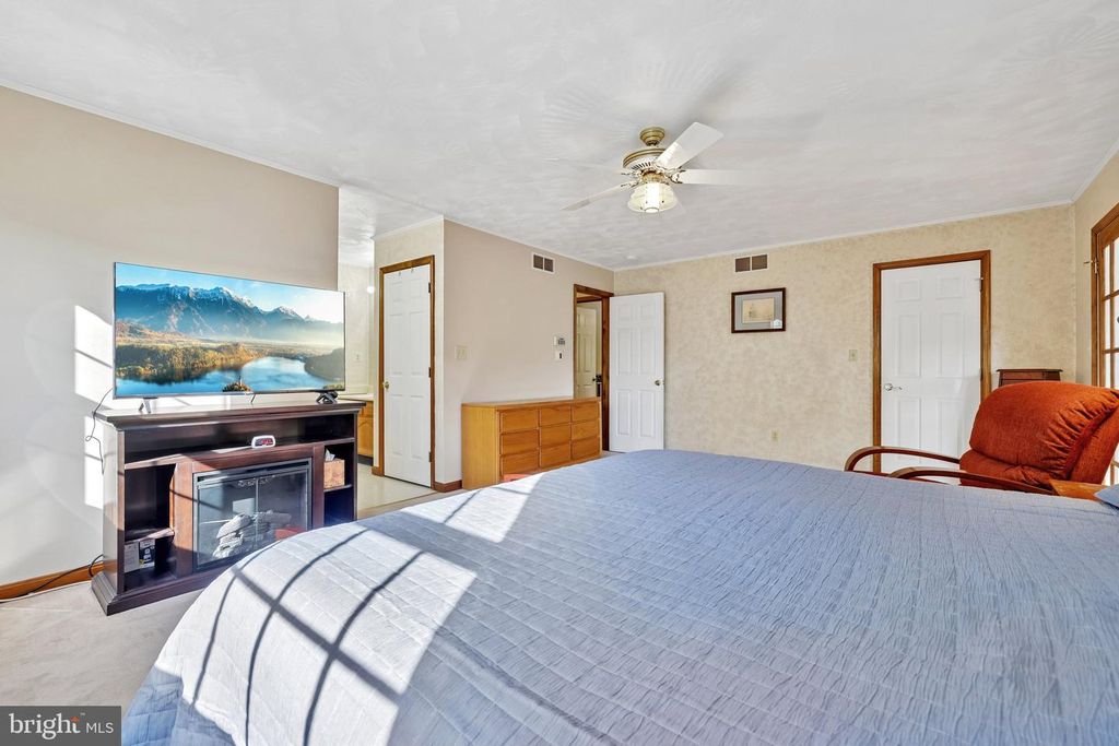 Image 27 of property listing at 1870 CEDAR RD, Pasadena, MD 21122