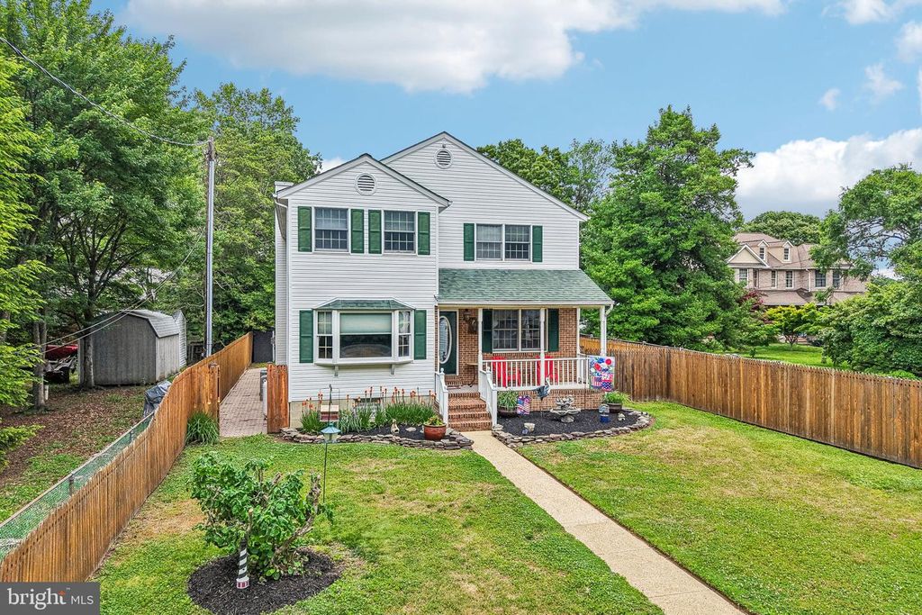 Image 3 of property listing at 1870 CEDAR RD, Pasadena, MD 21122
