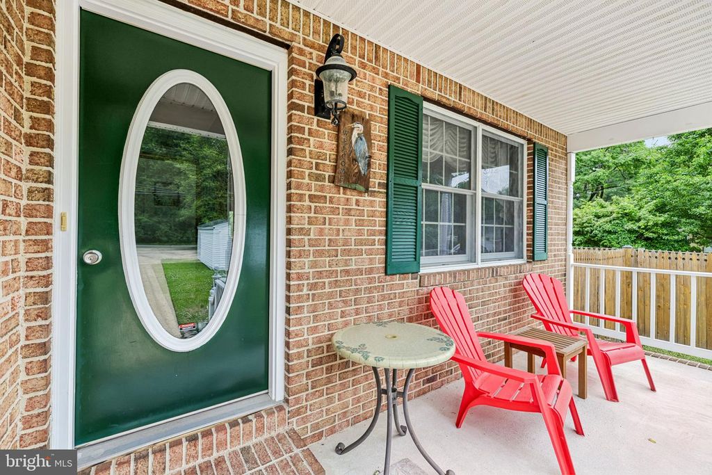 Image 5 of property listing at 1870 CEDAR RD, Pasadena, MD 21122