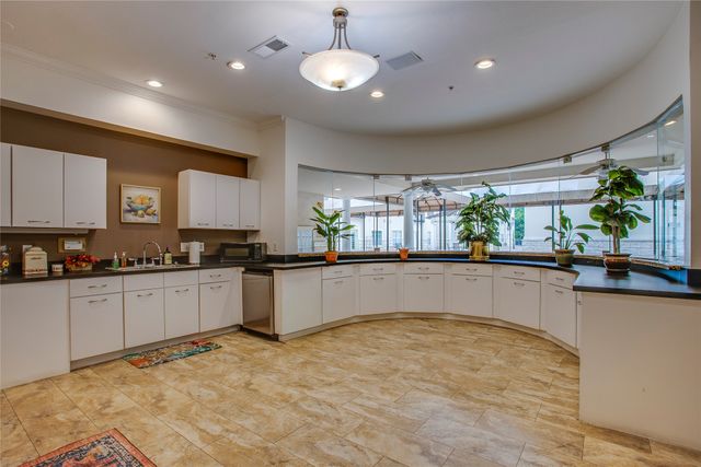 3102 Kings Road 2208, Dallas, TX 75219