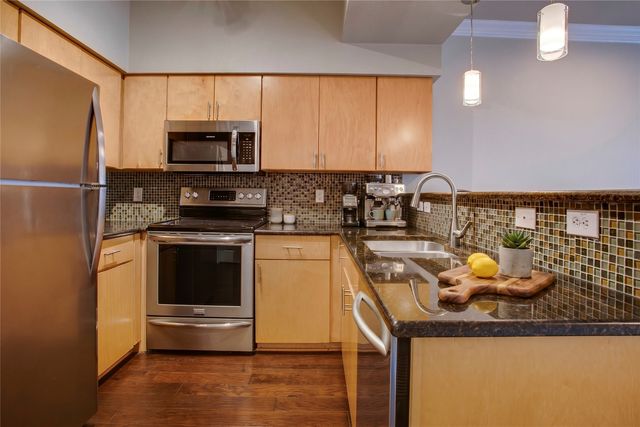 3102 Kings Road 2208, Dallas, TX 75219