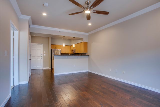 3102 Kings Road 2208, Dallas, TX 75219