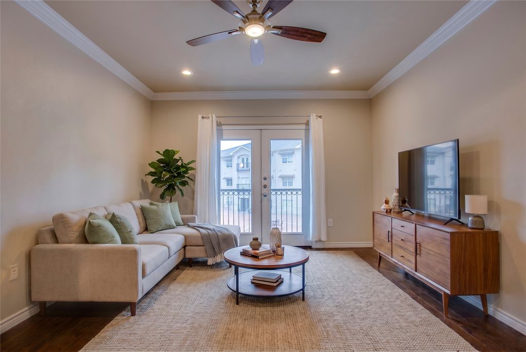 3102 Kings Road 2208, Dallas, TX 75219