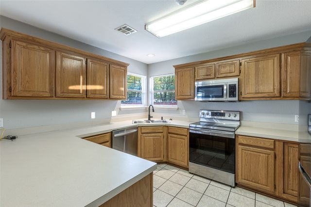 8202 E Lindy Lane, Claremore, OK 74019