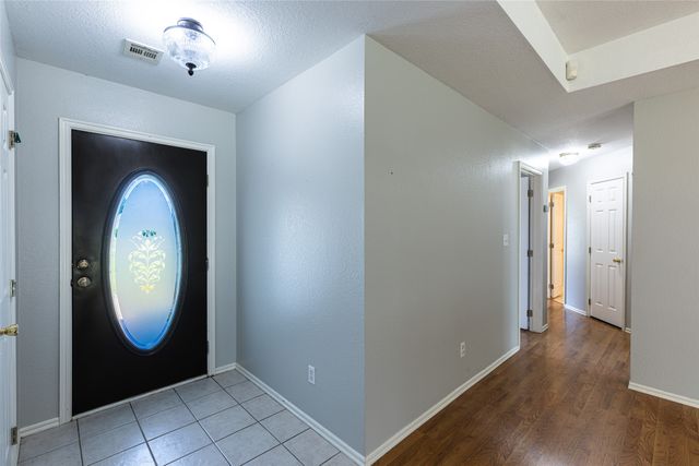 8202 E Lindy Lane, Claremore, OK 74019