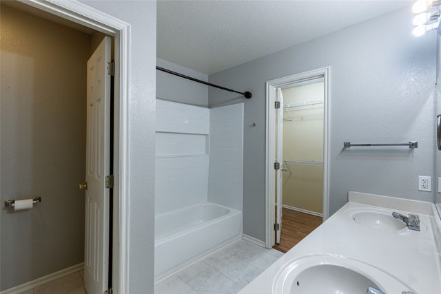 8202 E Lindy Lane, Claremore, OK 74019