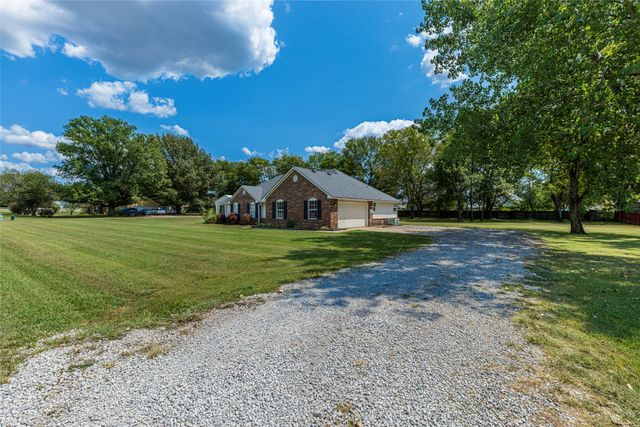 8202 E Lindy Lane, Claremore, OK 74019