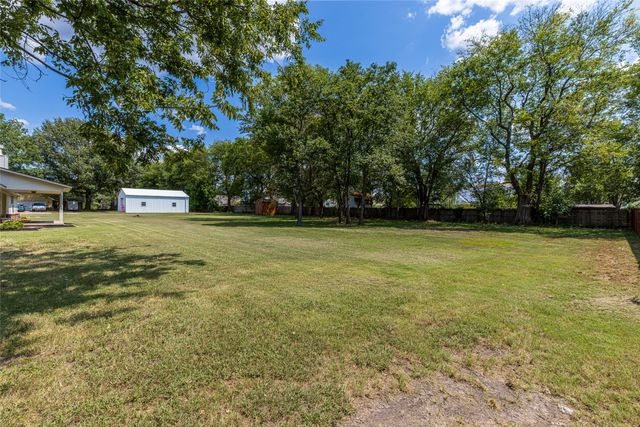 8202 E Lindy Lane, Claremore, OK 74019