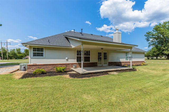 8202 E Lindy Lane, Claremore, OK 74019