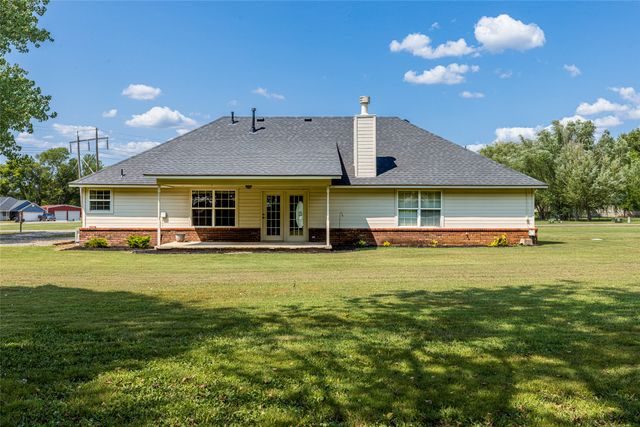 8202 E Lindy Lane, Claremore, OK 74019