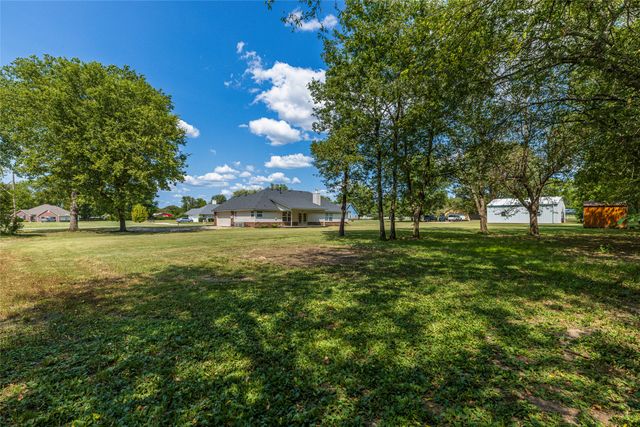 8202 E Lindy Lane, Claremore, OK 74019