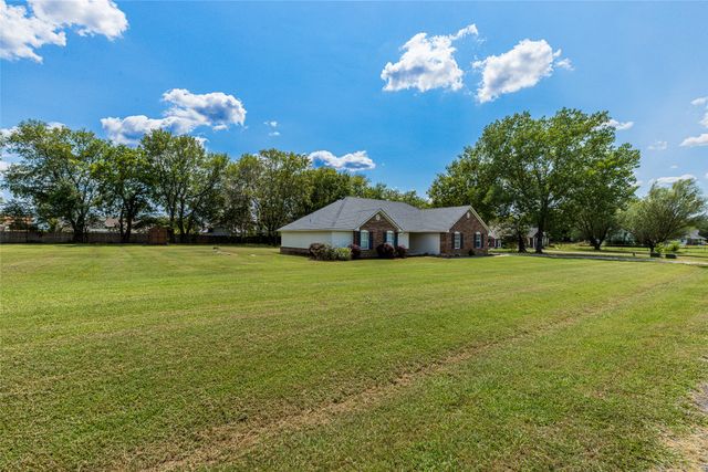 8202 E Lindy Lane, Claremore, OK 74019
