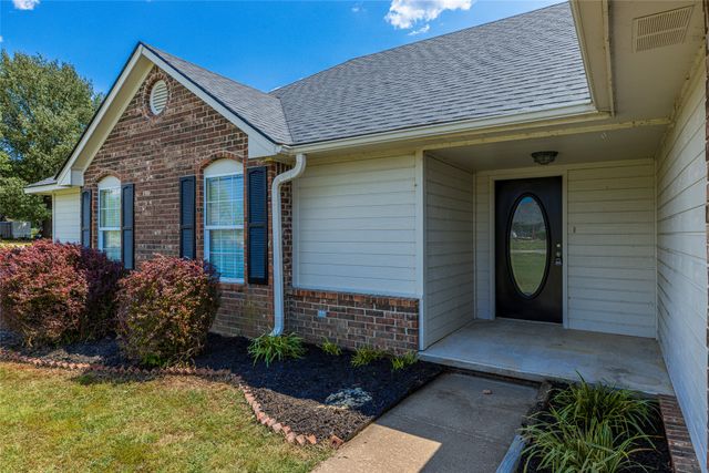 8202 E Lindy Lane, Claremore, OK 74019