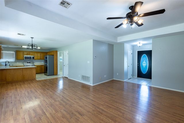 8202 E Lindy Lane, Claremore, OK 74019