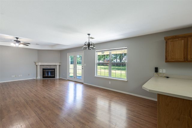 8202 E Lindy Lane, Claremore, OK 74019