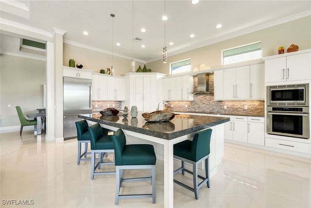 5750 Clarendon DR, Naples, FL 34113