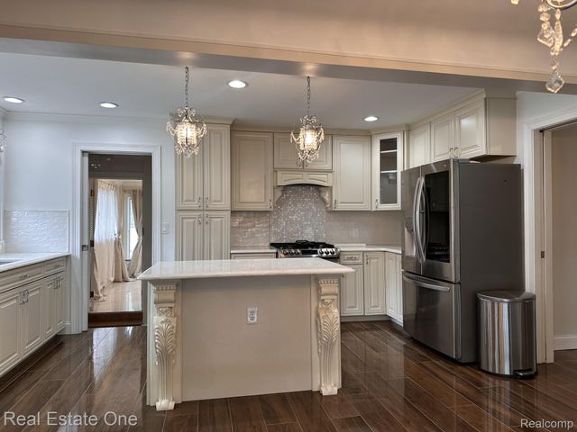 3980 W. Outer Drive, Detroit, MI 48221