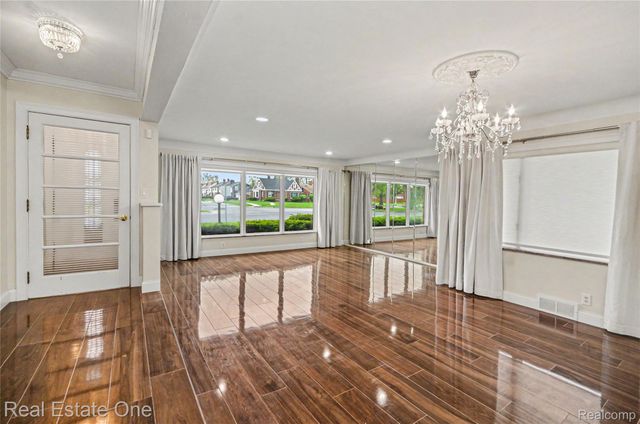 3980 W. Outer Drive, Detroit, MI 48221