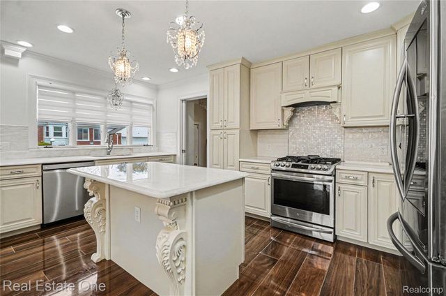 3980 W. Outer Drive, Detroit, MI 48221