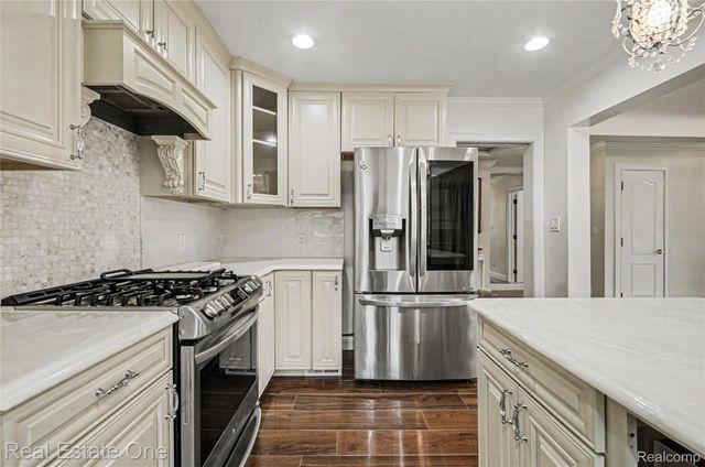 3980 W. Outer Drive, Detroit, MI 48221