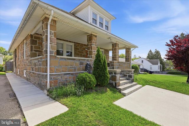 272 E NORTH LN, Conshohocken, PA 19428