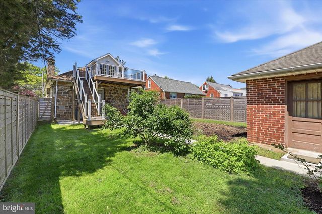 272 E NORTH LN, Conshohocken, PA 19428