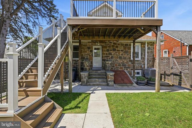 272 E NORTH LN, Conshohocken, PA 19428