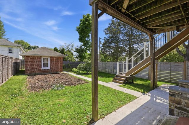 272 E NORTH LN, Conshohocken, PA 19428