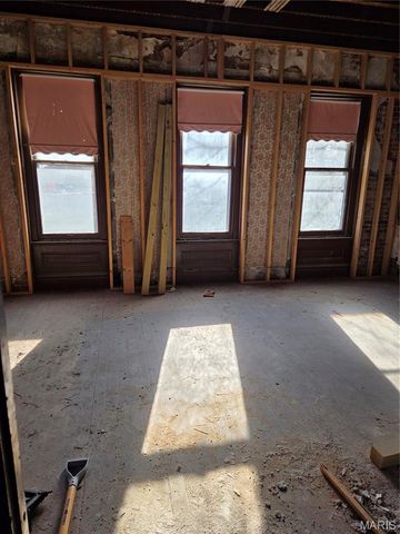 3801 Marine Avenue, St Louis, MO 63118