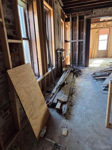 3801 Marine Avenue, St Louis, MO 63118