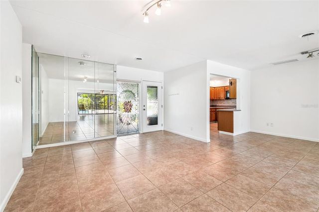 11417 OVAL DRIVE E, Largo, FL 33774