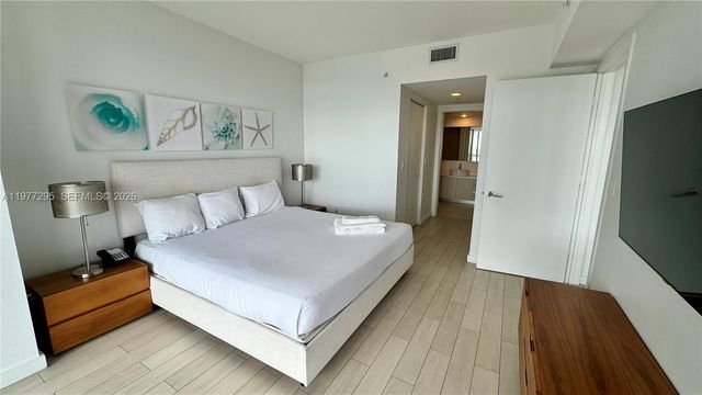 2600 E Hallandale Beach Blvd T3205, Hallandale Beach, FL 33009