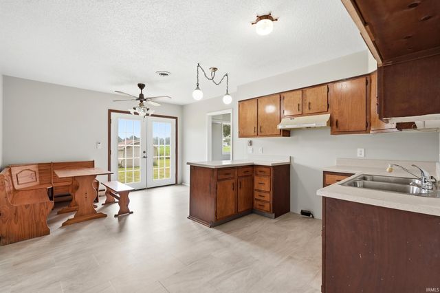 260 Airport Road, Kendallville, IN 46755