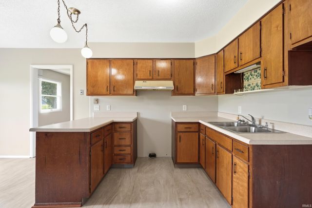260 Airport Road, Kendallville, IN 46755
