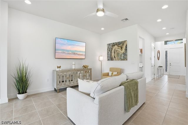 12349 Dahlia CT, Naples, FL 34120