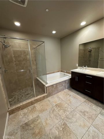 50 Soho, Irvine, CA 92612