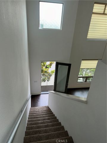 50 Soho, Irvine, CA 92612