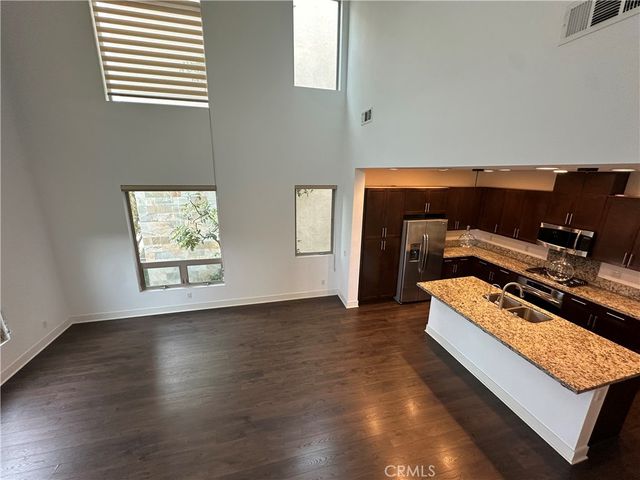 50 Soho, Irvine, CA 92612